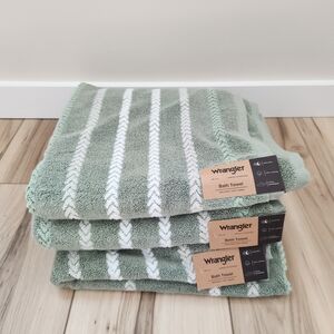 Wrangler Sage and White Striped Bath Towels